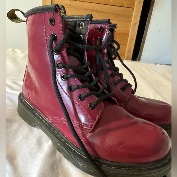 Dr. Marten J1460 - Picture 1 of 4